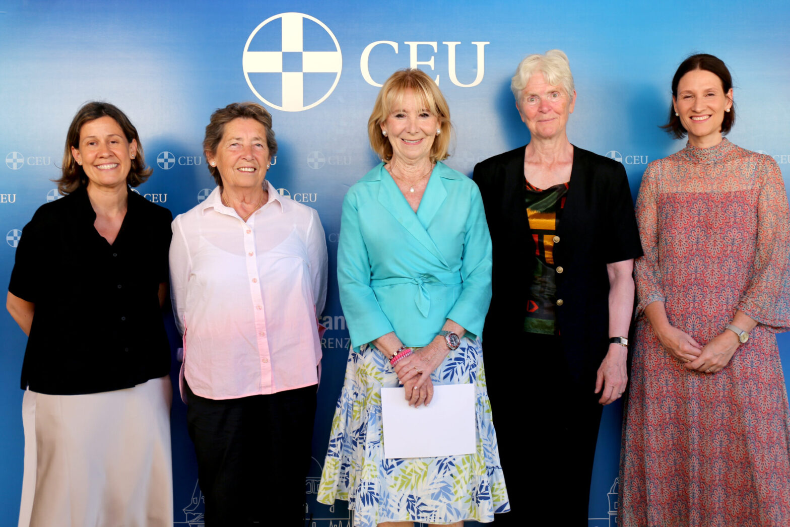 Esperanza Aguirre, Alicia Delibes, Catherine L’Ecuyer e Inger Enkvist,  en los Cursos de Verano CEU-María Cristina