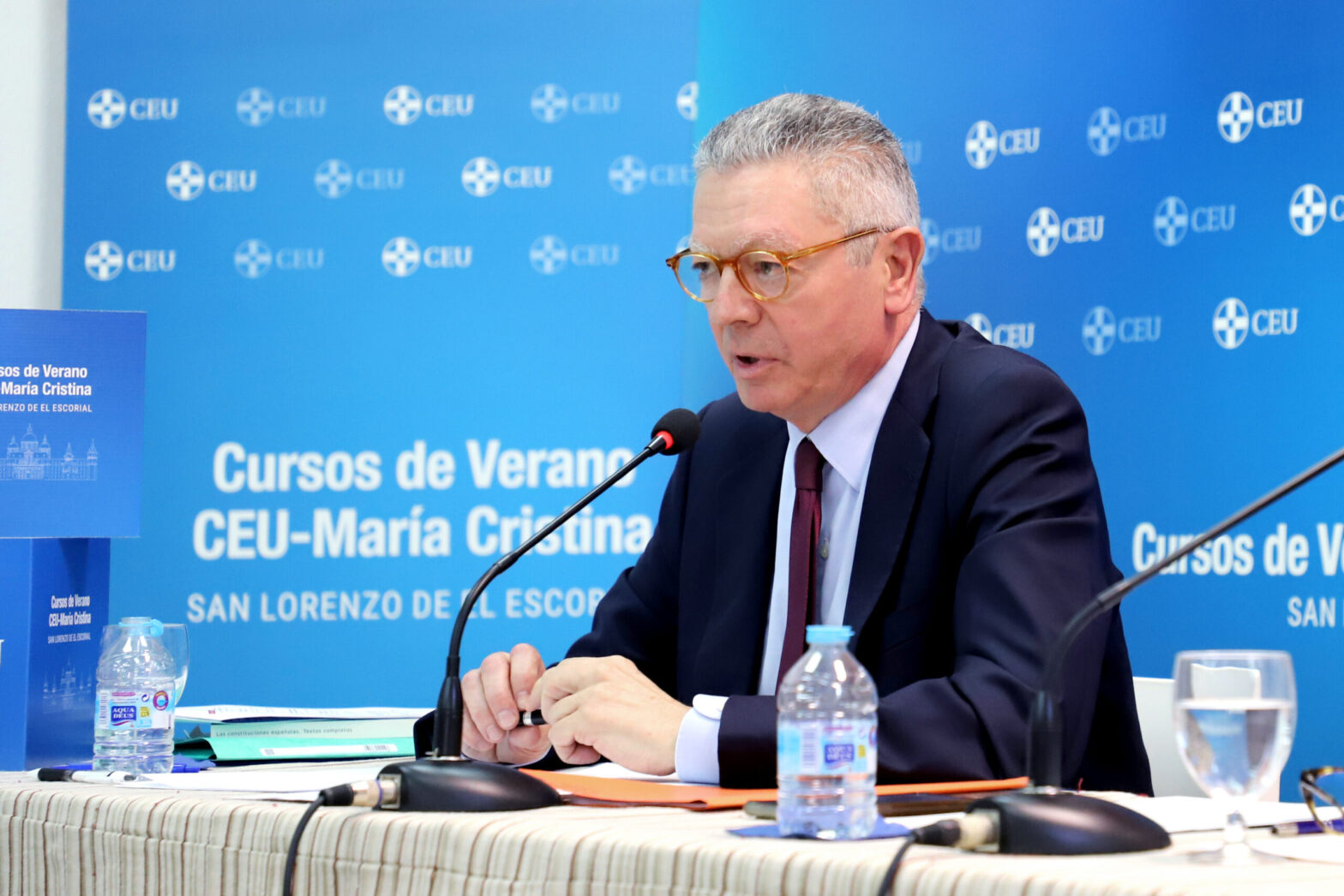 «La alternativa a una Monarquía es la desaparición de España»: Ruiz-Gallardón en los Cursos de Verano