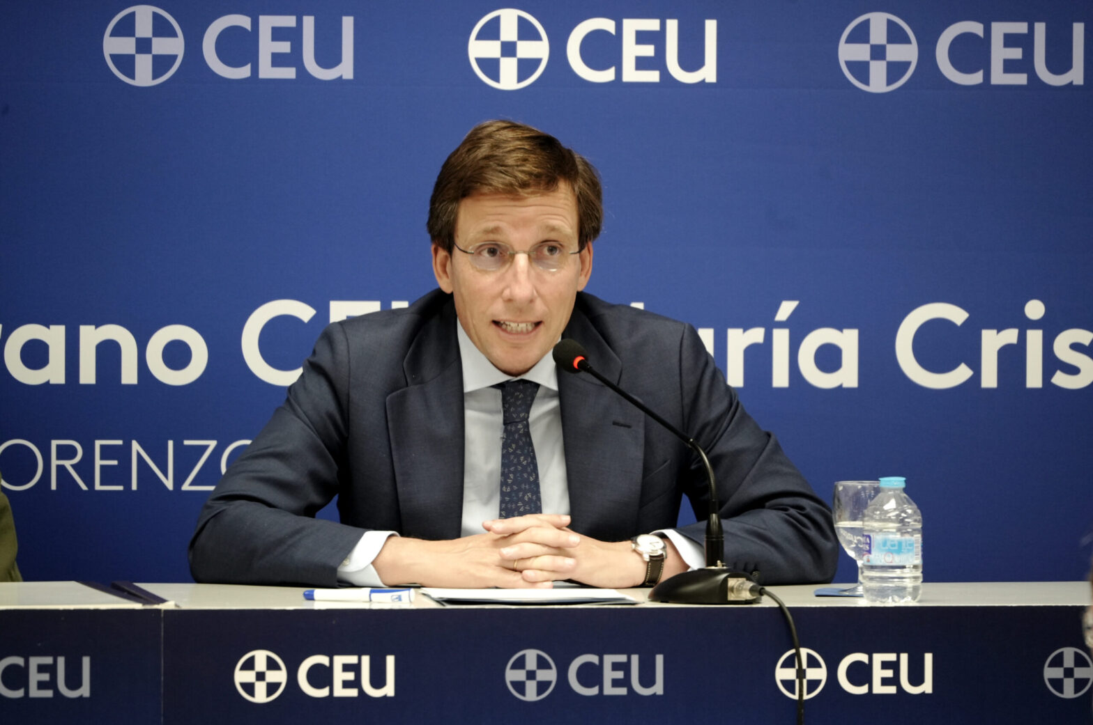 Martínez-Almeida inaugura el Curso de Verano CEU-María Cristina «Vivienda y jóvenes»